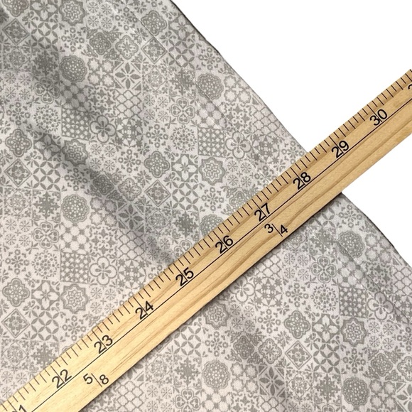 Travis Matthew Grey & White Floral Golf Polo Mens Large Pima Cotton Blend - Picture 3 of 9